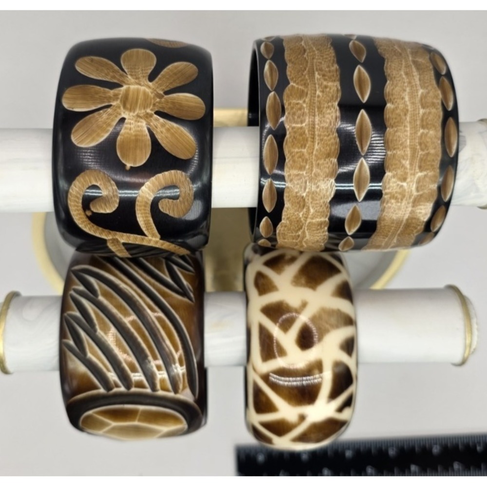 Antika Collection 4 Safari Themed Bangles Bracelets Carved Browns Boho Chunk New - Picture 2 of 8